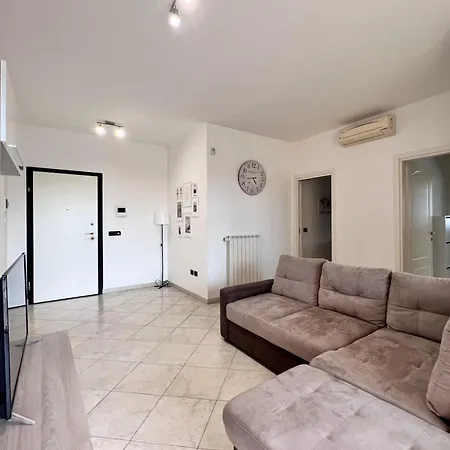 Stay-apartments In Capruzzi With Private Parking شقة باري